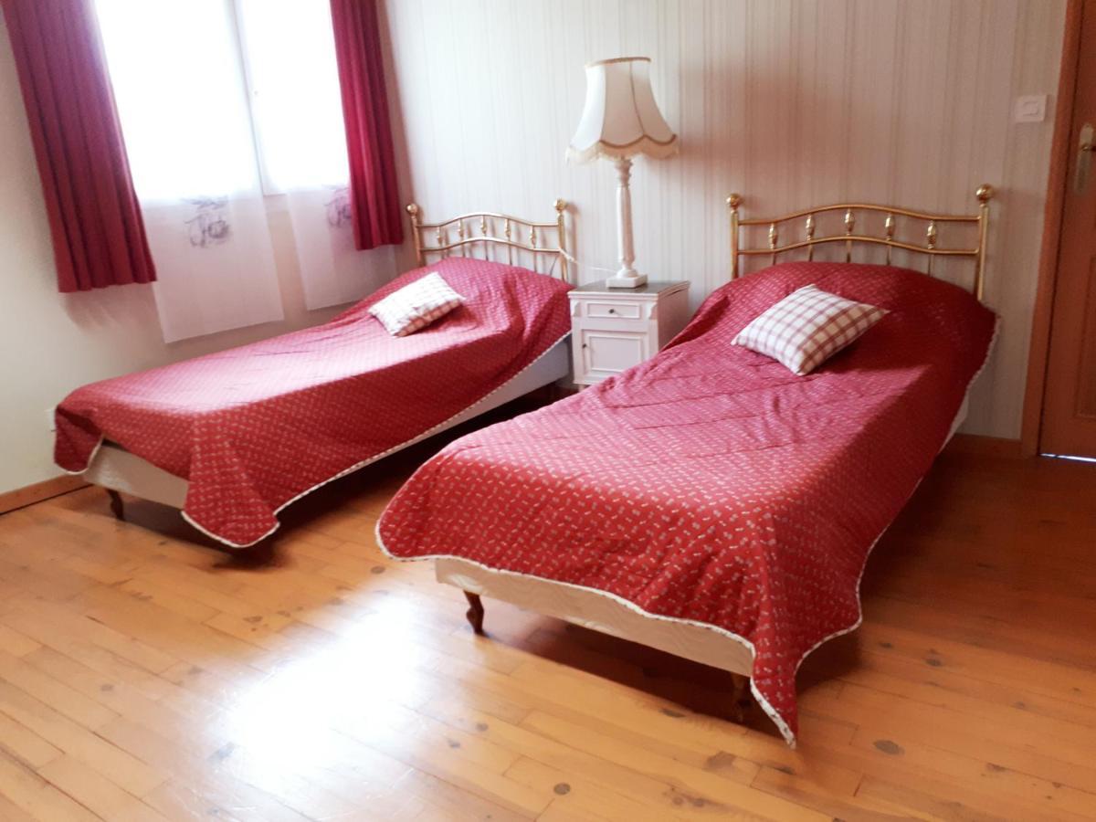 Chambres D'Hotes La Noyeraie Izeron Exterior foto
