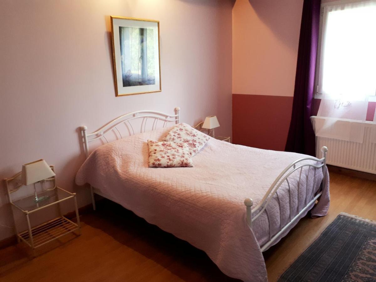 Chambres D'Hotes La Noyeraie Izeron Exterior foto